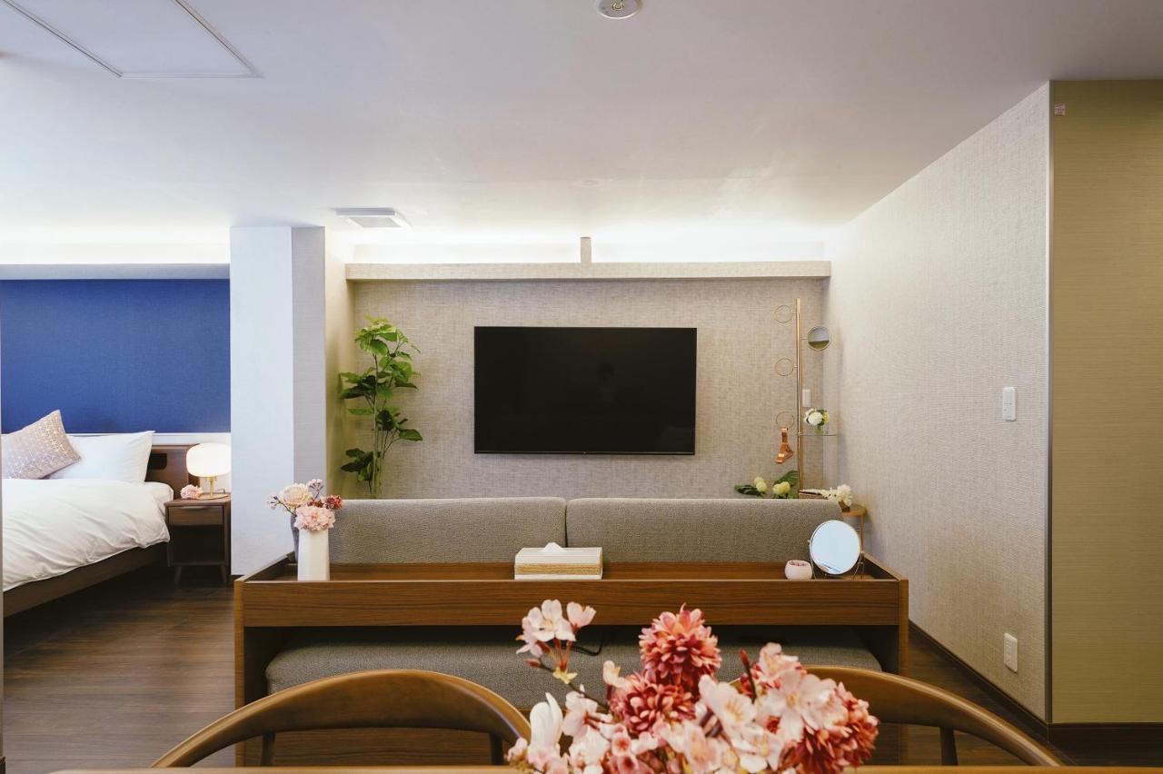 Cherry Blooming Tokyo- All Suite Boutique Hotel 东京伊樱里-中央区全套房艺术酒店 Exterior foto